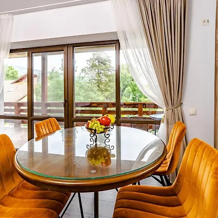 Yael Luxury 3 Aparthotel Busteni