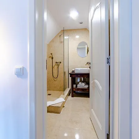 Yael Luxury 3