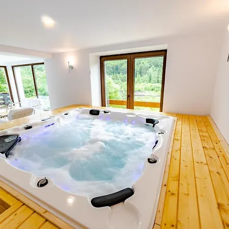 Yael Luxury 3 * Busteni