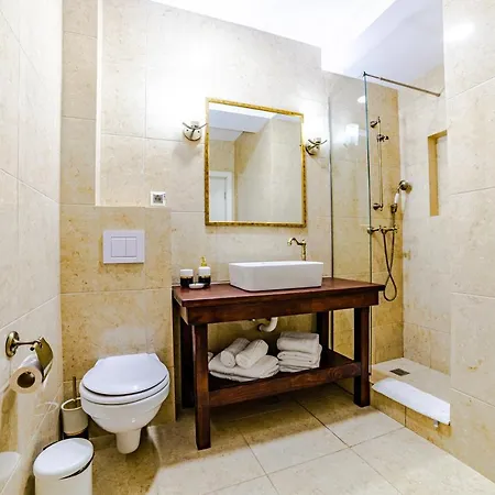 Yael Luxury 3 Busteni